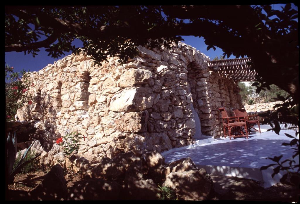 Отель I Dammusi Di Borgo Cala Creta Лампедуза Экстерьер фото