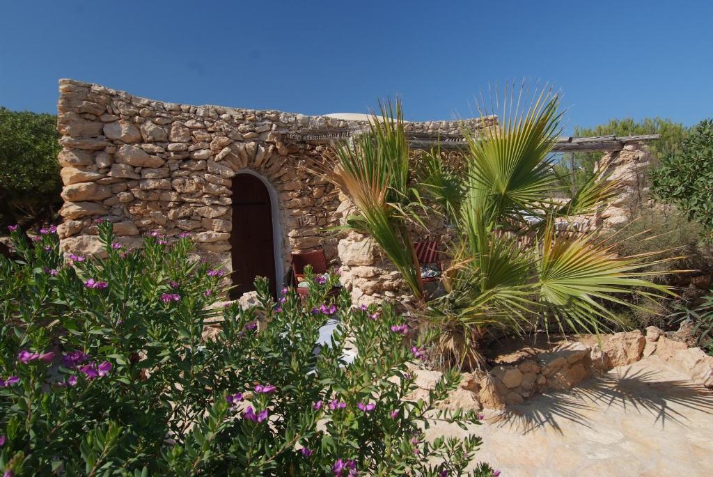 Отель I Dammusi Di Borgo Cala Creta Лампедуза Экстерьер фото