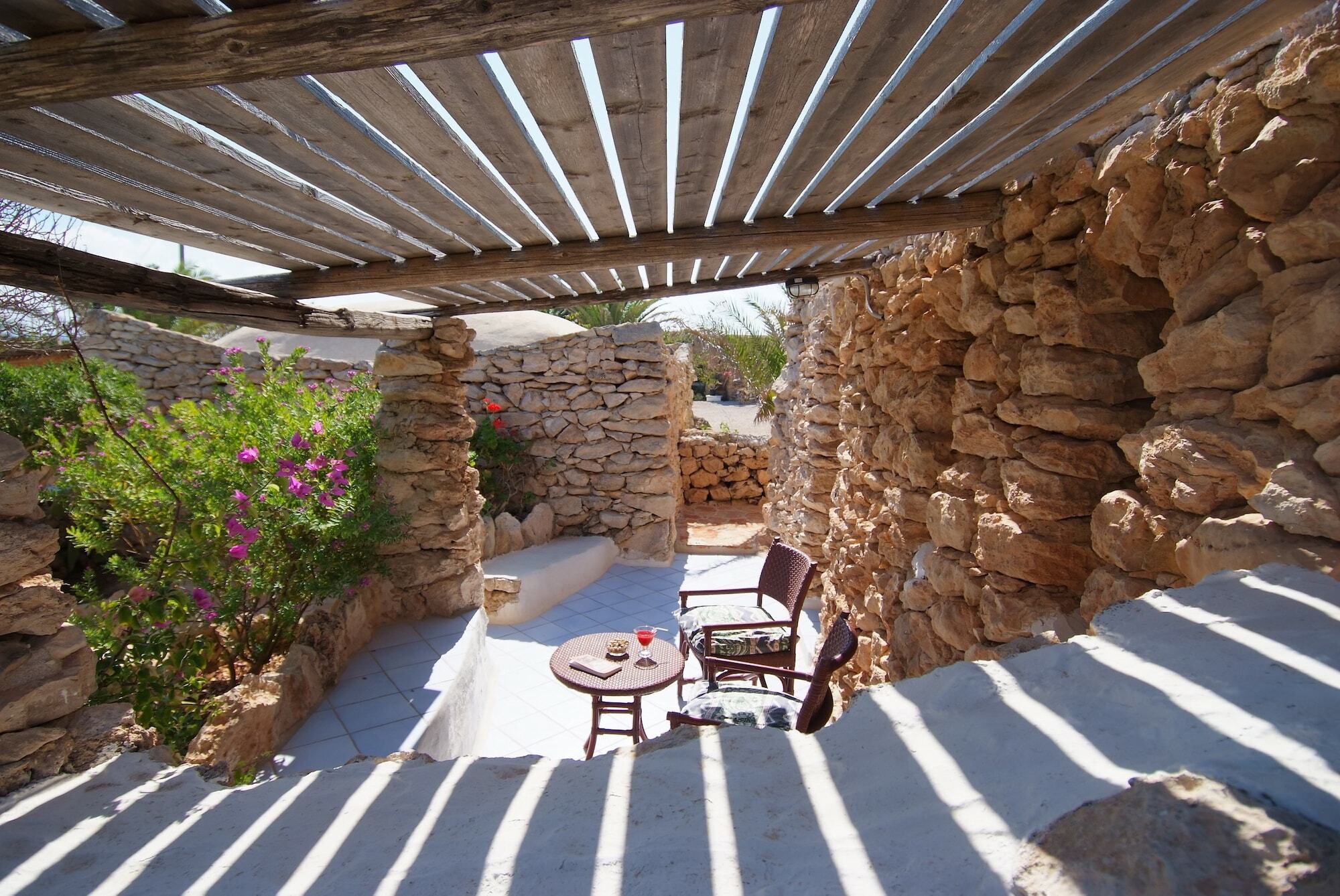 Отель I Dammusi Di Borgo Cala Creta Лампедуза Экстерьер фото